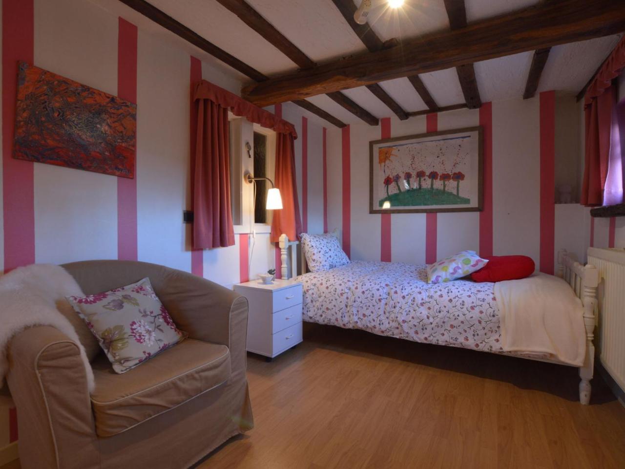 Cozy Cottage In Malmedy With Large Garden Экстерьер фото