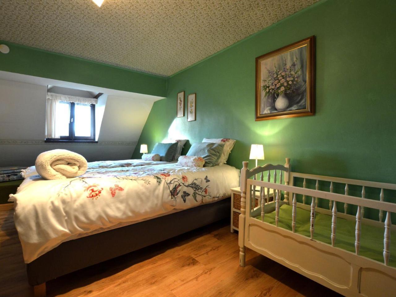 Cozy Cottage In Malmedy With Large Garden Экстерьер фото